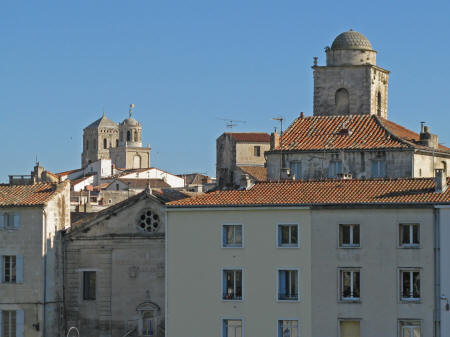 Weather in Arles France